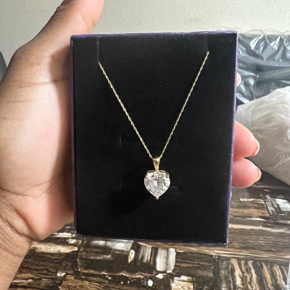 Gold 10kt heart necklace - Picture 1 of 3